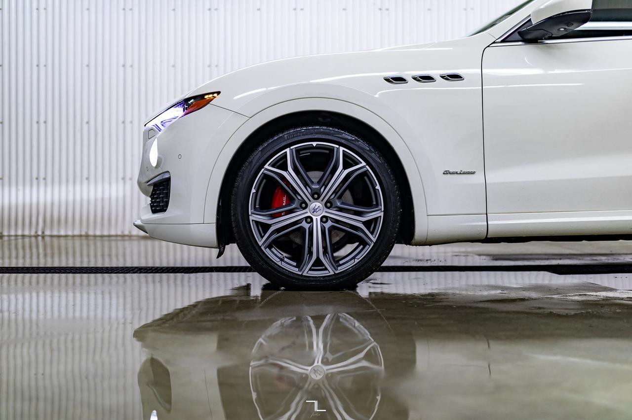 2019 Maserati Levante AWD GranLusso Leather Roof Nav Red Deer AB