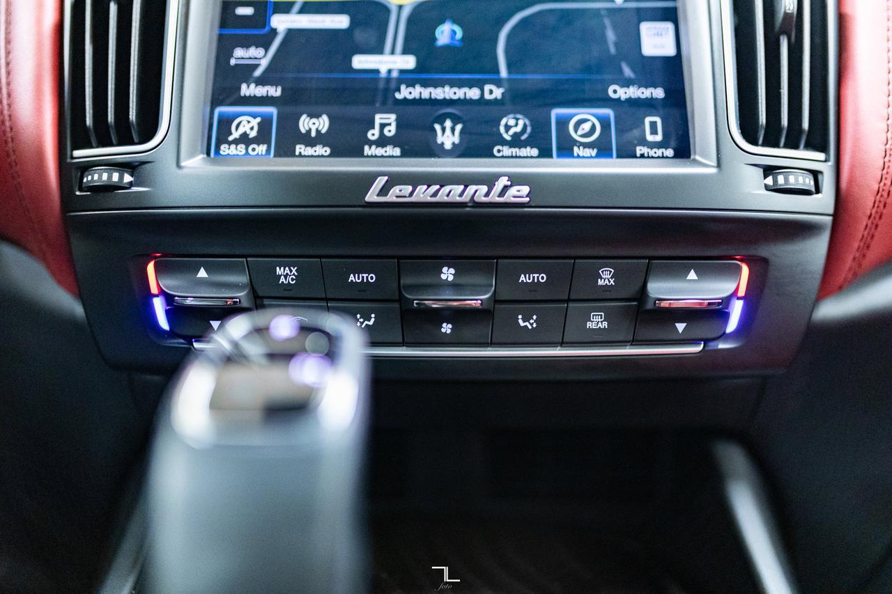 2019 Maserati Levante AWD GranLusso Leather Roof Nav Red Deer AB