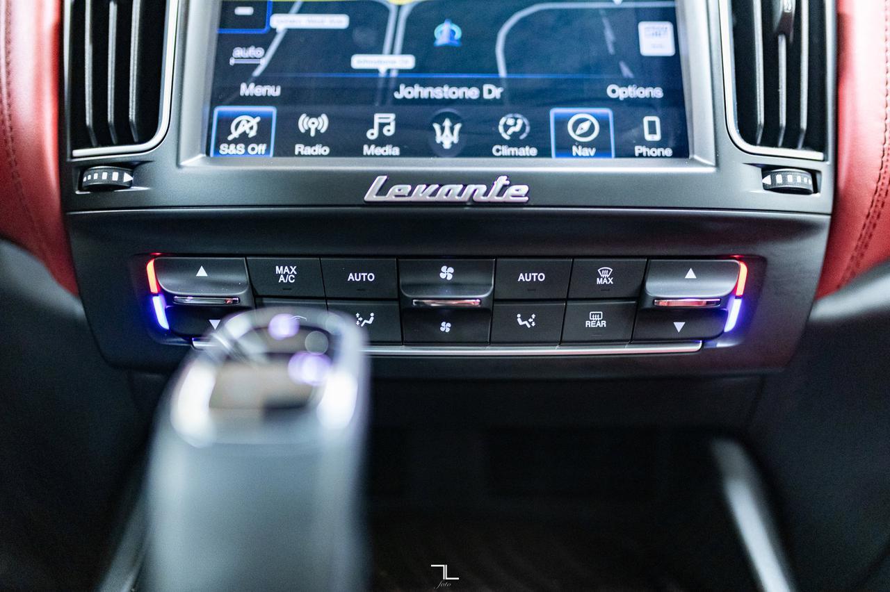 2019 Maserati Levante AWD GranLusso Leather Roof Nav Red Deer AB