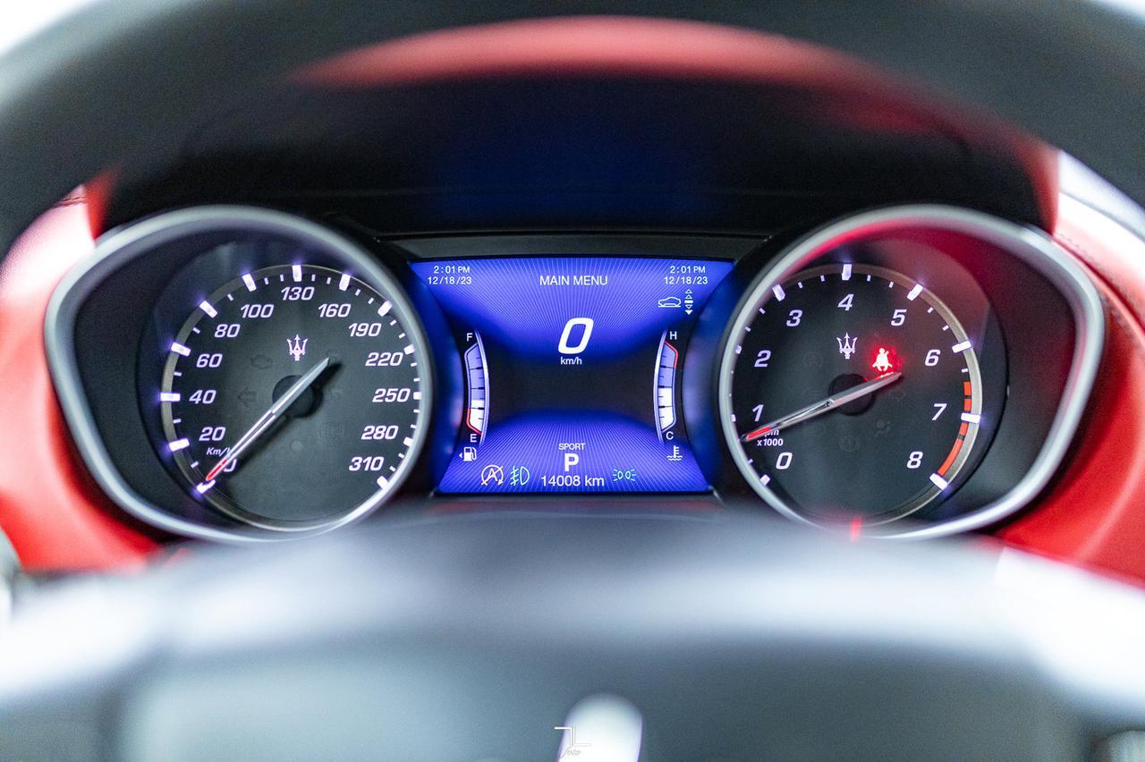 2019 Maserati Levante AWD GranLusso Leather Roof Nav Red Deer AB