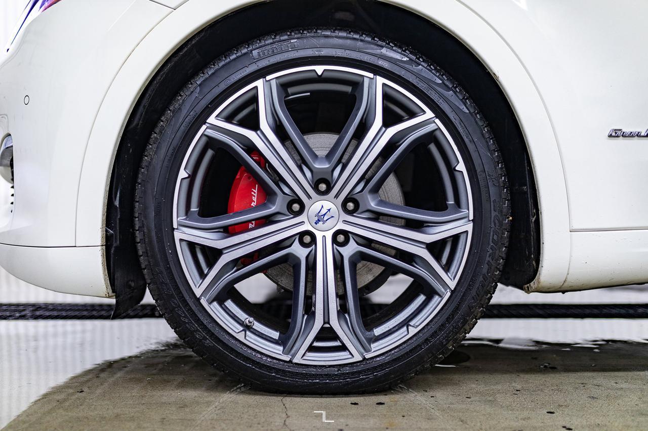 2019 Maserati Levante AWD GranLusso Leather Roof Nav Red Deer AB