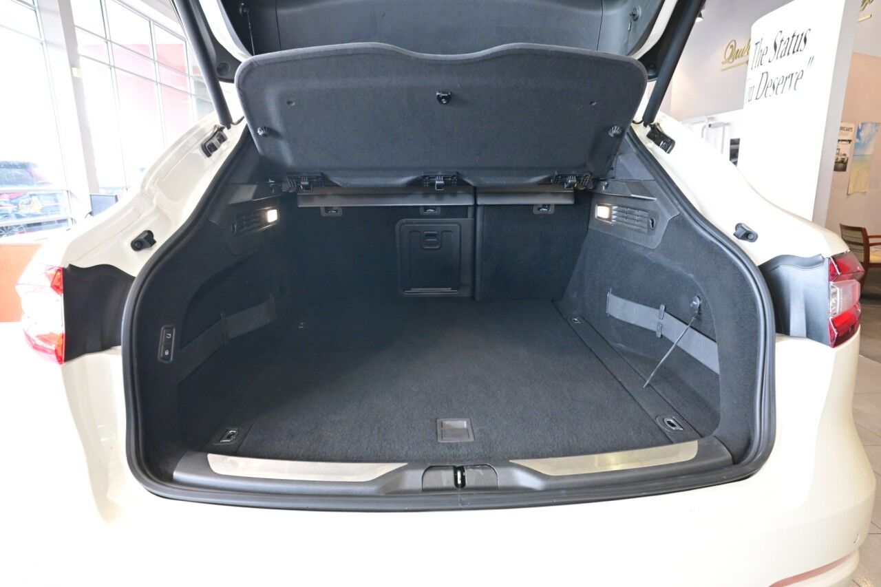 2019 Maserati Levante GranLusso, High Gloss Carbon Fiber Trim, 21'' Wheels Springfield NJ