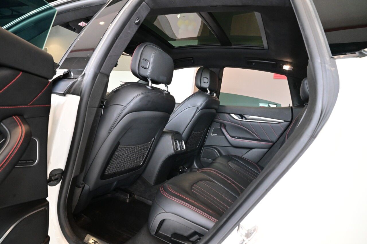 2019 Maserati Levante GranLusso, High Gloss Carbon Fiber Trim, 21'' Wheels Springfield NJ