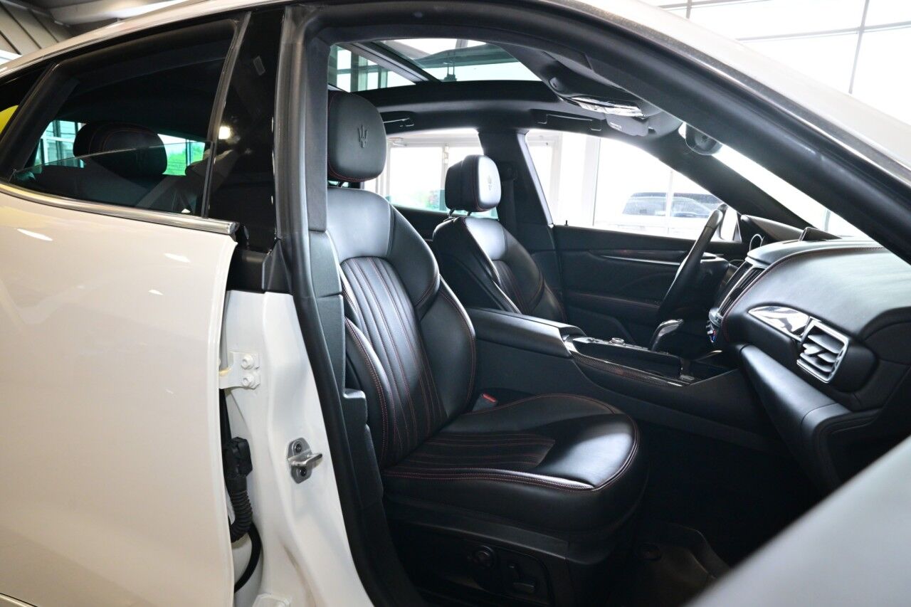 2019 Maserati Levante GranLusso, High Gloss Carbon Fiber Trim, 21'' Wheels Springfield NJ