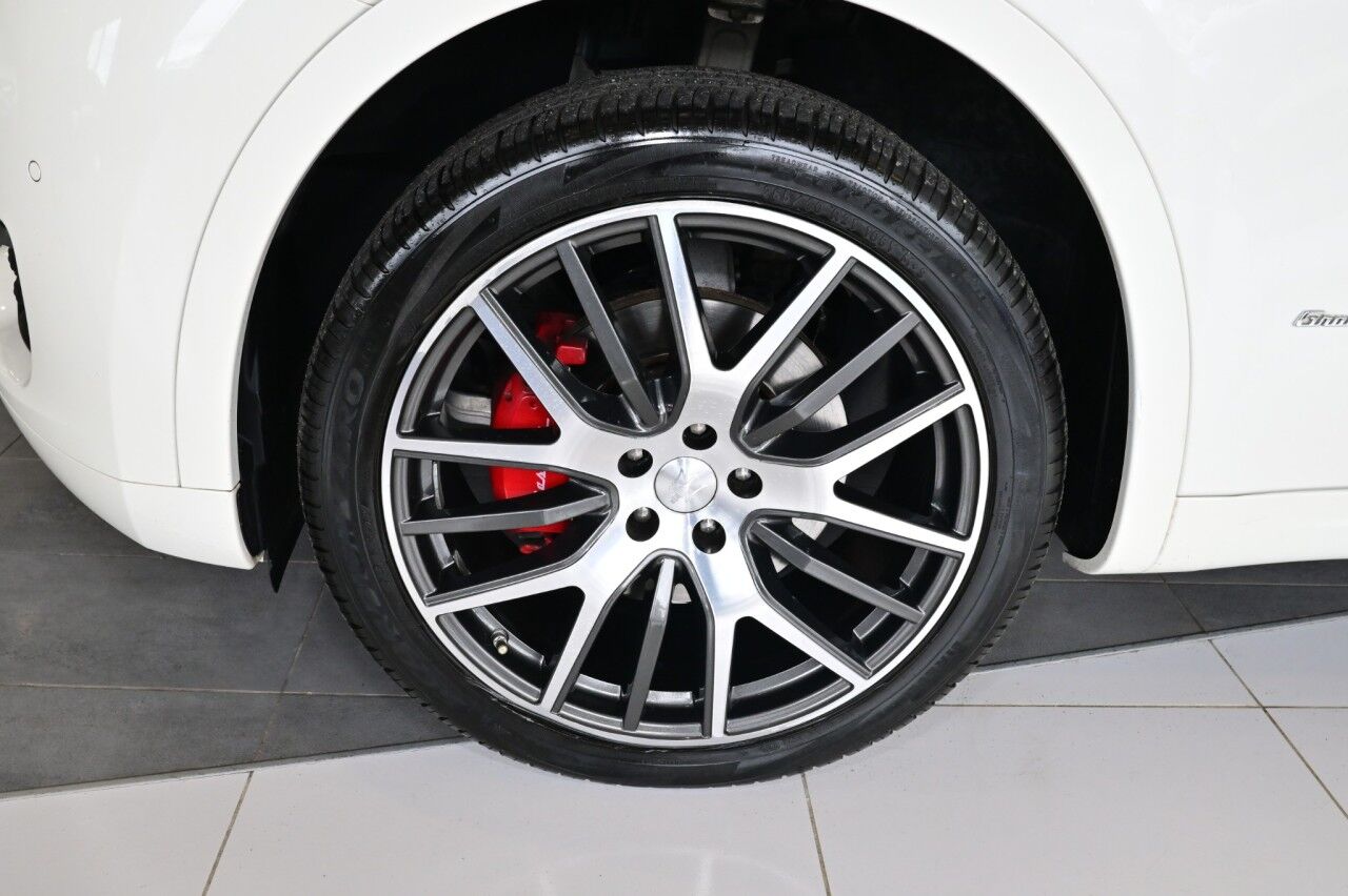 2019 Maserati Levante GranLusso, High Gloss Carbon Fiber Trim, 21'' Wheels Springfield NJ