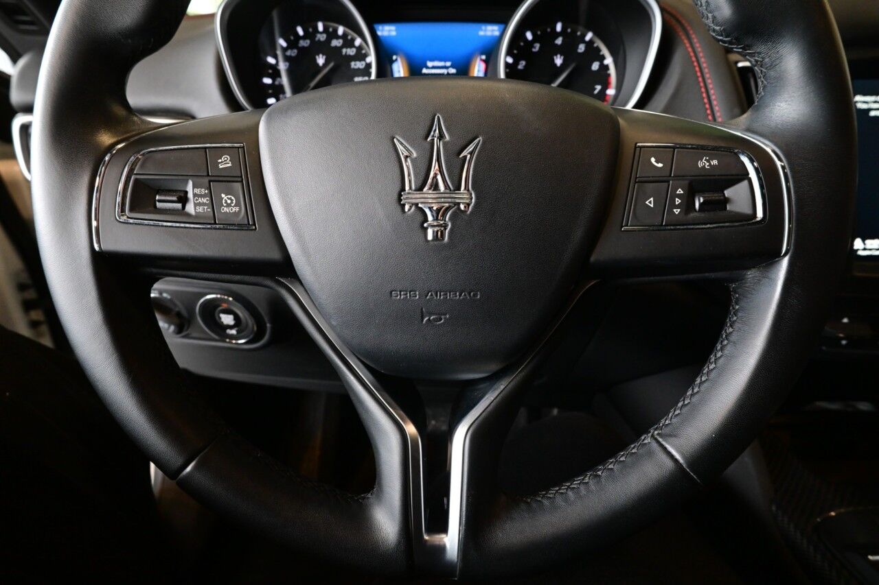 2019 Maserati Levante GranLusso, High Gloss Carbon Fiber Trim, 21'' Wheels Springfield NJ