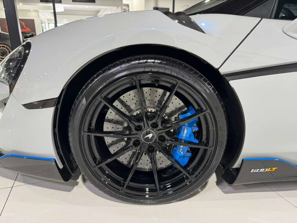 2019 McLaren 600LT MSO Cirrus Grey paint, MSO louvered fenders, P1 seats, carbon galore AND MORE!! Fort Lauderdale FL