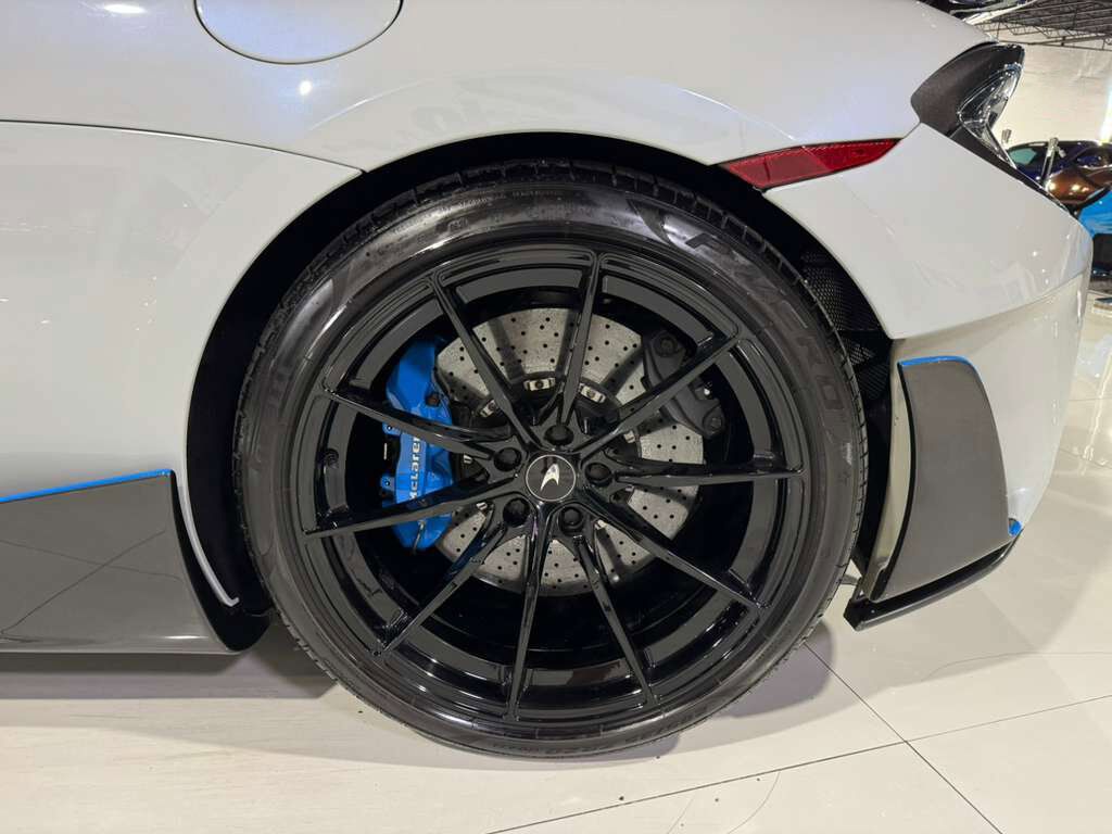 2019 McLaren 600LT MSO Cirrus Grey paint, MSO louvered fenders, P1 seats, carbon galore AND MORE!! Fort Lauderdale FL