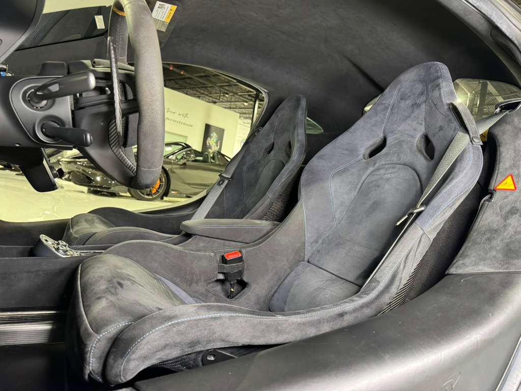 2019 McLaren 600LT MSO Cirrus Grey paint, MSO louvered fenders, P1 seats, carbon galore AND MORE!! Fort Lauderdale FL
