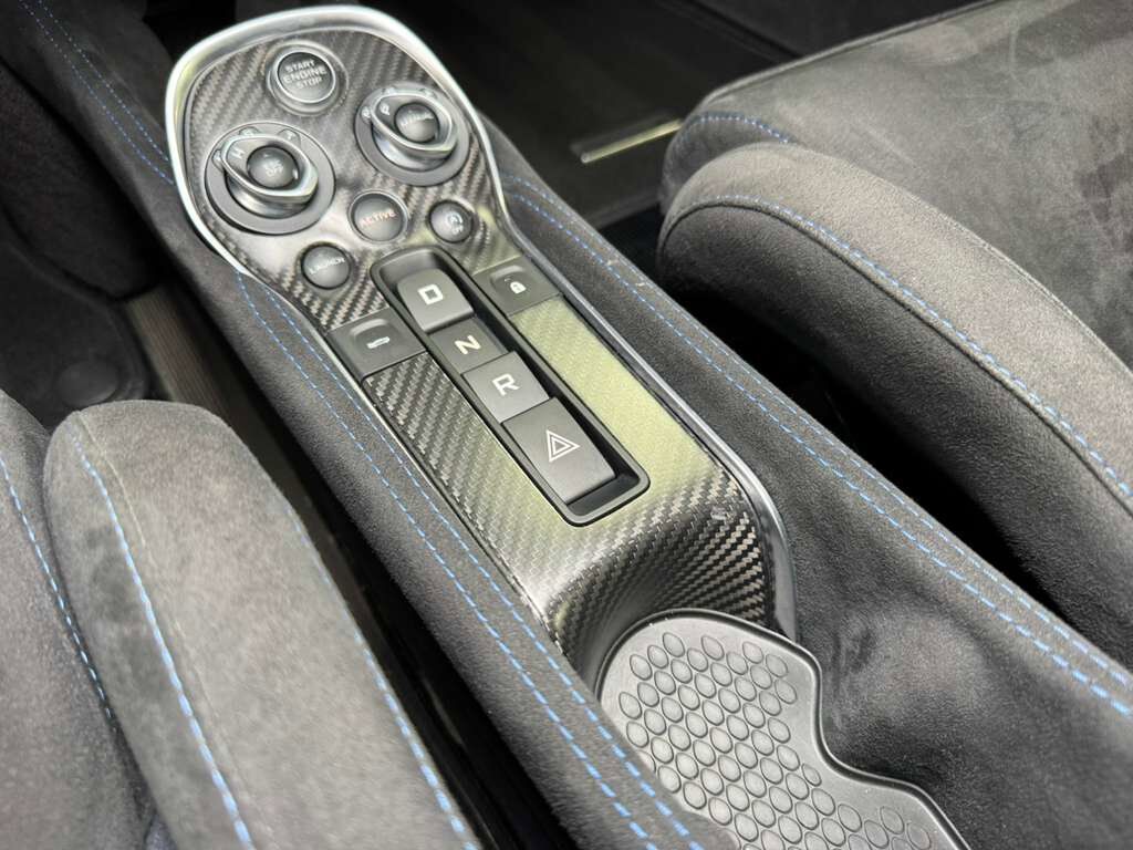 2019 McLaren 600LT MSO Cirrus Grey paint, MSO louvered fenders, P1 seats, carbon galore AND MORE!! Fort Lauderdale FL