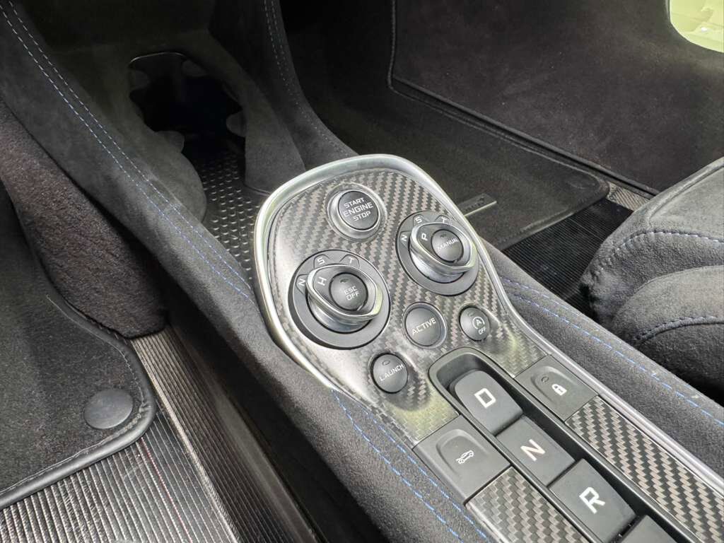 2019 McLaren 600LT MSO Cirrus Grey paint, MSO louvered fenders, P1 seats, carbon galore AND MORE!! Fort Lauderdale FL