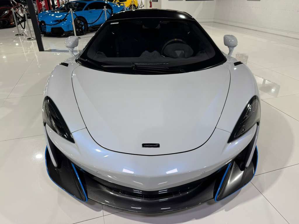 2019 McLaren 600LT MSO Cirrus Grey paint, MSO louvered fenders, P1 seats, carbon galore AND MORE!!