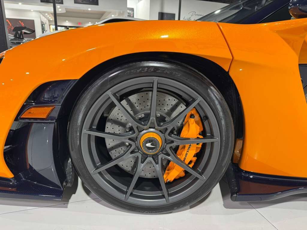 2019 McLaren SENNA Papaya Spark paint, exposed blue carbon throughout, Bowers & Wilkins audio and MUCH MORE!! Fort Lauderdale FL
