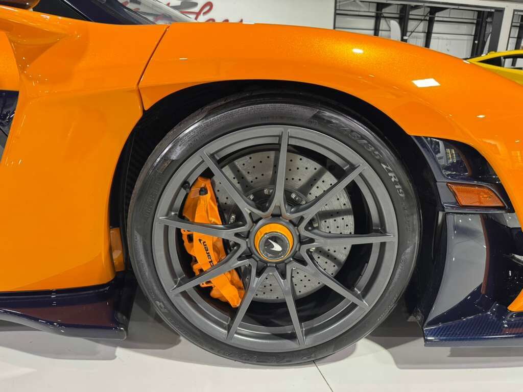 2019 McLaren SENNA Papaya Spark paint, exposed blue carbon throughout, Bowers & Wilkins audio and MUCH MORE!! Fort Lauderdale FL