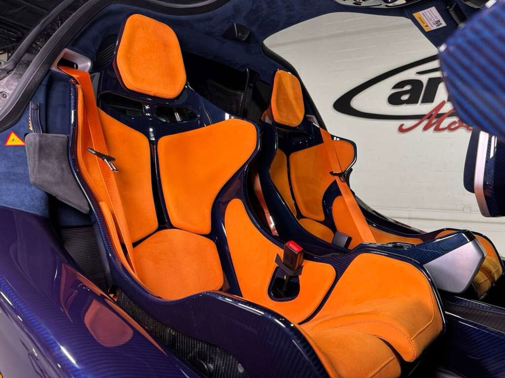2019 McLaren SENNA Papaya Spark paint, exposed blue carbon throughout, Bowers & Wilkins audio and MUCH MORE!! Fort Lauderdale FL