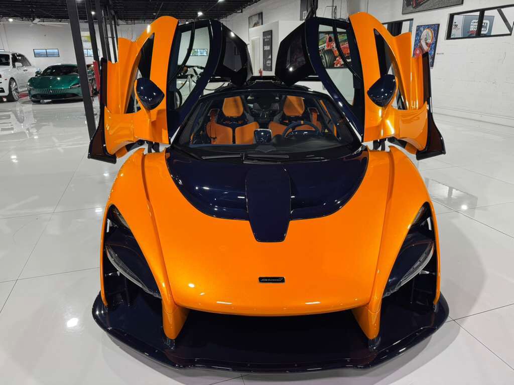 2019 McLaren SENNA Papaya Spark paint, exposed blue carbon throughout, Bowers & Wilkins audio and MUCH MORE!! Fort Lauderdale FL