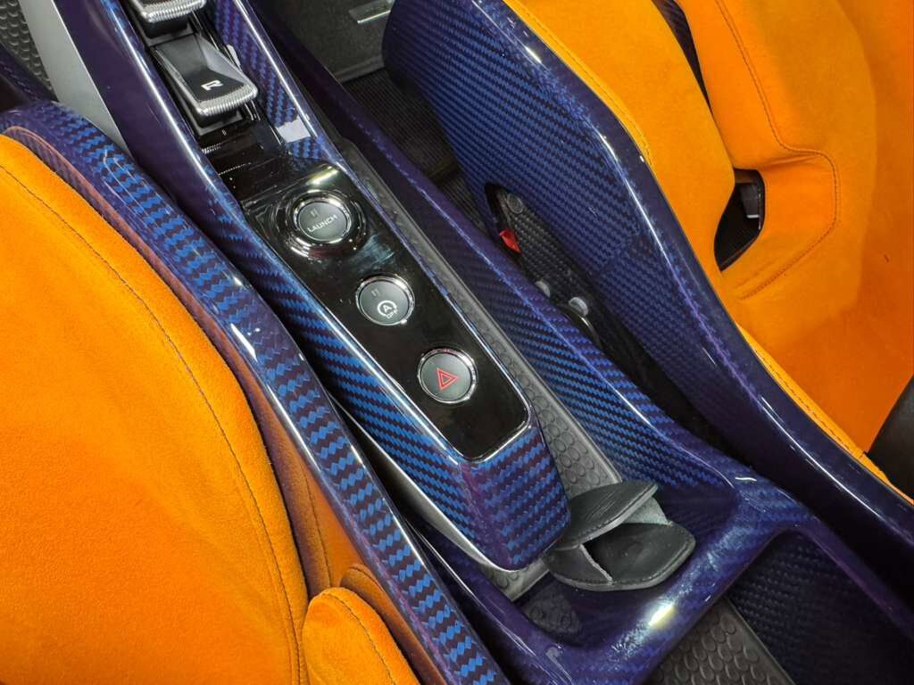 2019 McLaren SENNA Papaya Spark paint, exposed blue carbon throughout, Bowers & Wilkins audio and MUCH MORE!! Fort Lauderdale FL