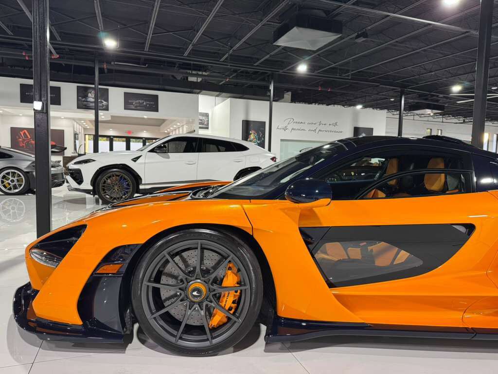 2019 McLaren SENNA Papaya Spark paint, exposed blue carbon throughout, Bowers & Wilkins audio and MUCH MORE!! Fort Lauderdale FL