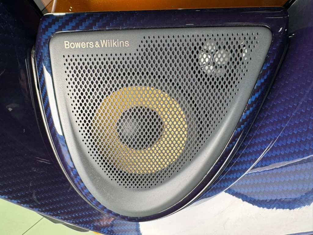 2019 McLaren SENNA Papaya Spark paint, exposed blue carbon throughout, Bowers & Wilkins audio and MUCH MORE!! Fort Lauderdale FL