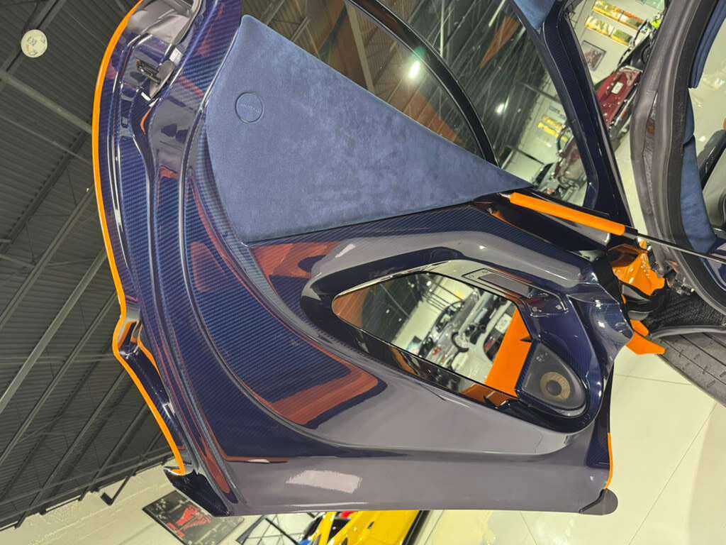 2019 McLaren SENNA Papaya Spark paint, exposed blue carbon throughout, Bowers & Wilkins audio and MUCH MORE!! Fort Lauderdale FL