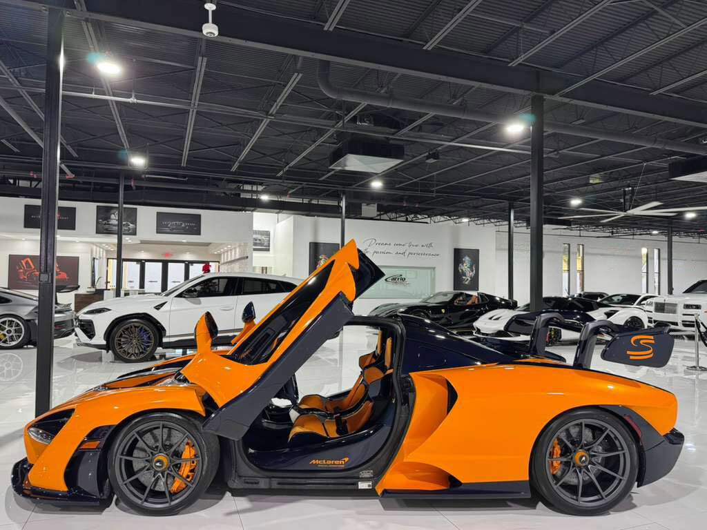 2019 McLaren SENNA Papaya Spark paint, exposed blue carbon throughout, Bowers & Wilkins audio and MUCH MORE!! Fort Lauderdale FL