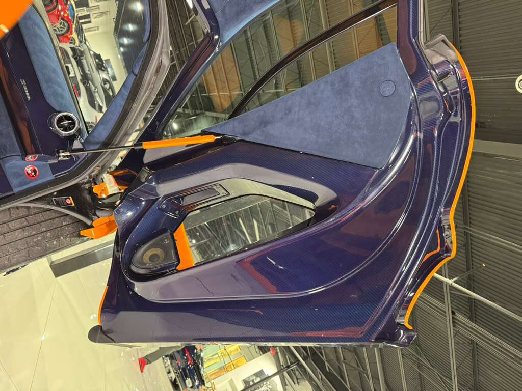 2019 McLaren SENNA Papaya Spark paint, exposed blue carbon throughout, Bowers & Wilkins audio and MUCH MORE!! Fort Lauderdale FL