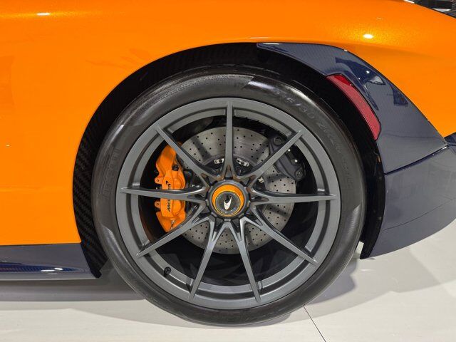 2019 McLaren SENNA Papaya Spark paint, exposed blue carbon throughout, Bowers & Wilkins audio and MUCH MORE!! Fort Lauderdale FL