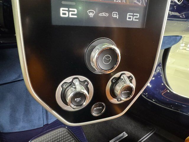 2019 McLaren SENNA Papaya Spark paint, exposed blue carbon throughout, Bowers & Wilkins audio and MUCH MORE!! Fort Lauderdale FL