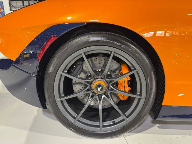 2019 McLaren SENNA Papaya Spark paint, exposed blue carbon throughout, Bowers & Wilkins audio and MUCH MORE!! Fort Lauderdale FL