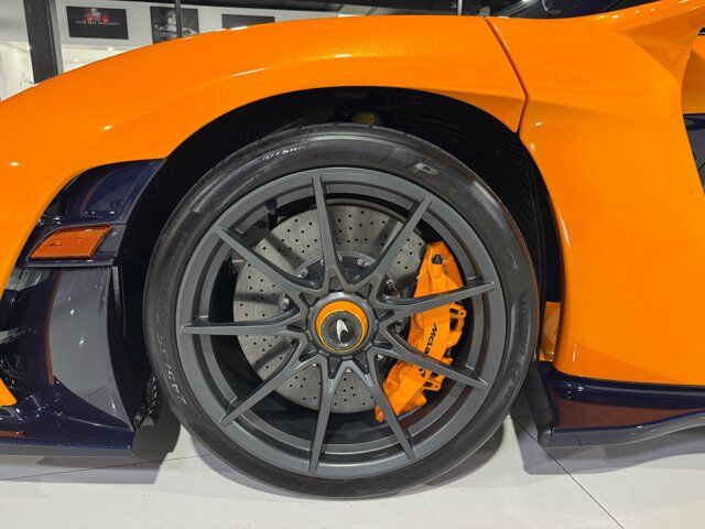 2019 McLaren SENNA Papaya Spark paint, exposed blue carbon throughout, Bowers & Wilkins audio and MUCH MORE!! Fort Lauderdale FL