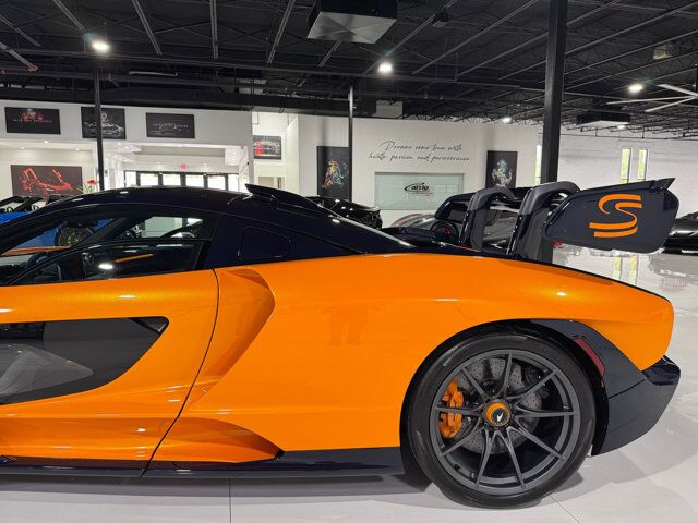 2019 McLaren SENNA Papaya Spark paint, exposed blue carbon throughout, Bowers & Wilkins audio and MUCH MORE!! Fort Lauderdale FL