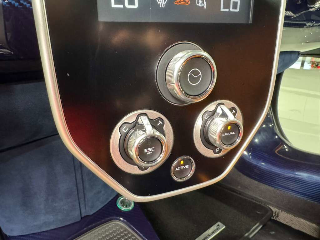 2019 McLaren SENNA Papaya Spark paint, exposed blue carbon throughout, Bowers & Wilkins audio and MUCH MORE!! Fort Lauderdale FL