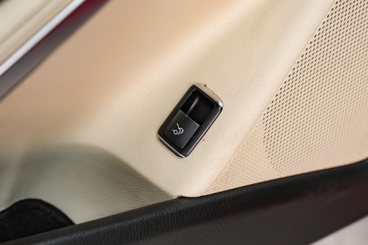 2019 Mercedes-Benz CLA 250 BLIND SPOT NAVIGATION LEATHER HEATED SEATS REAR CAMERA KEYLESS GO PADDLE SHIFTERS Carrollton TX