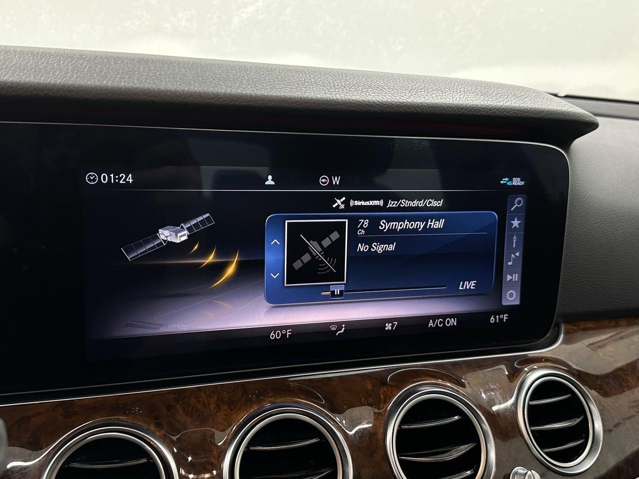 2019 Mercedes Benz E 300 Sedan photo 31