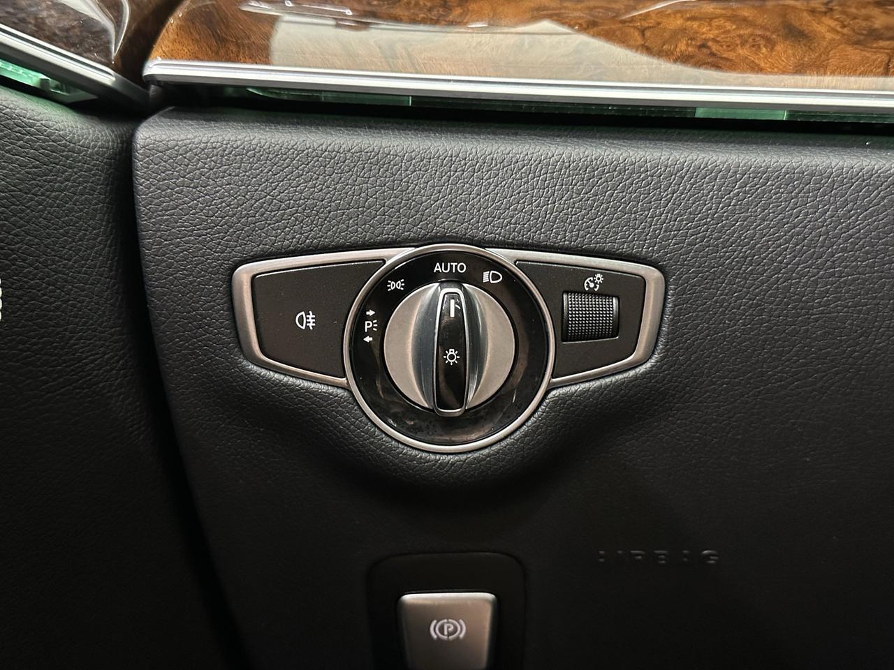 2019 Mercedes Benz E 300 Sedan photo 38