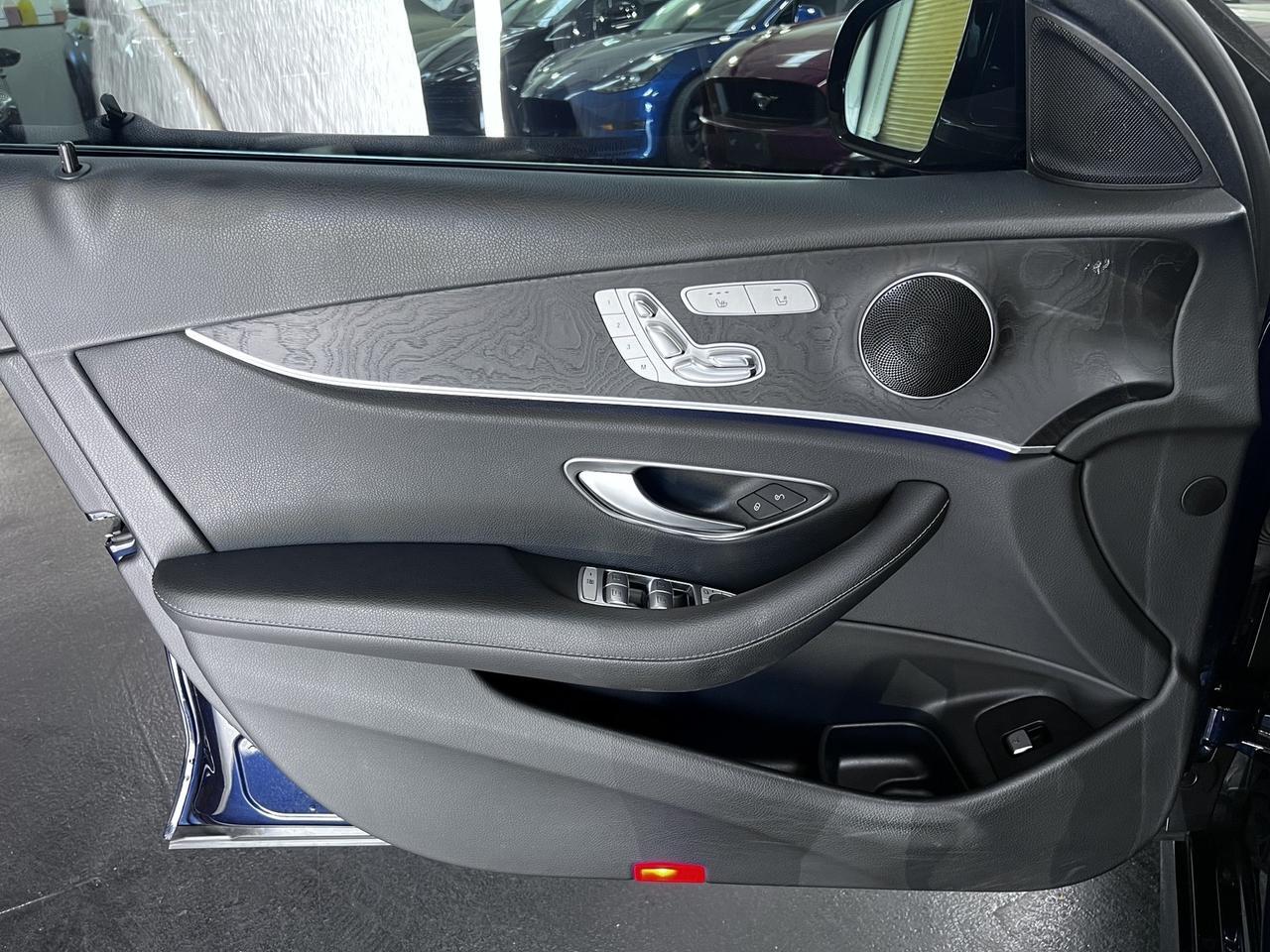 2019 Mercedes Benz E 300 photo 22