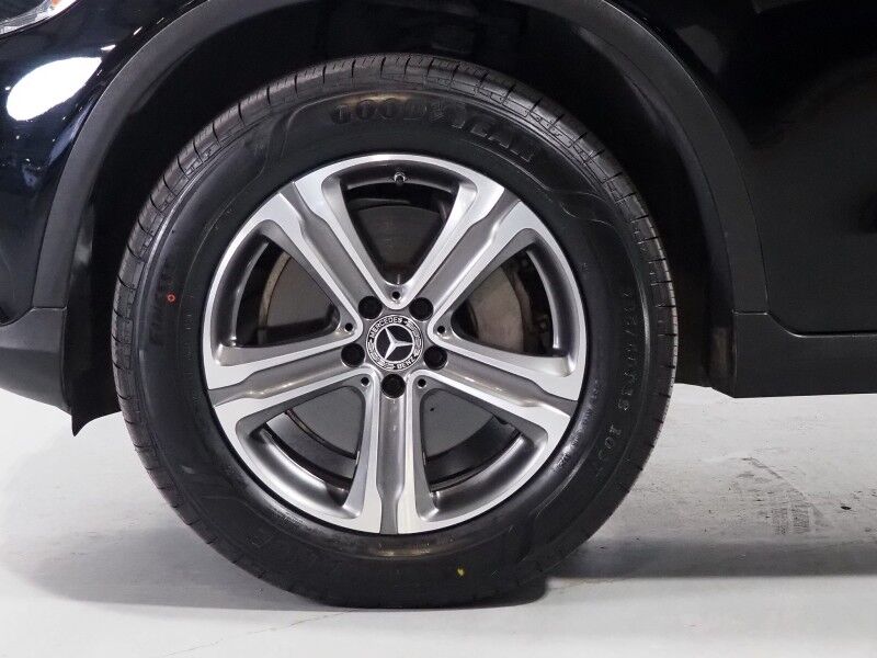 2019 Mercedes-Benz GLC 300 4MATIC *PANORAMA MOONROOF, PREMIUM PKG, BLIND SPOT ASSIST, BACKUP-CAMERA, HEATED SEATS/STEERING, POWER LIFTGATE, KEYLESS ENTRY, ALLOY WHEELS, ANDROID & APPLE Round Rock TX