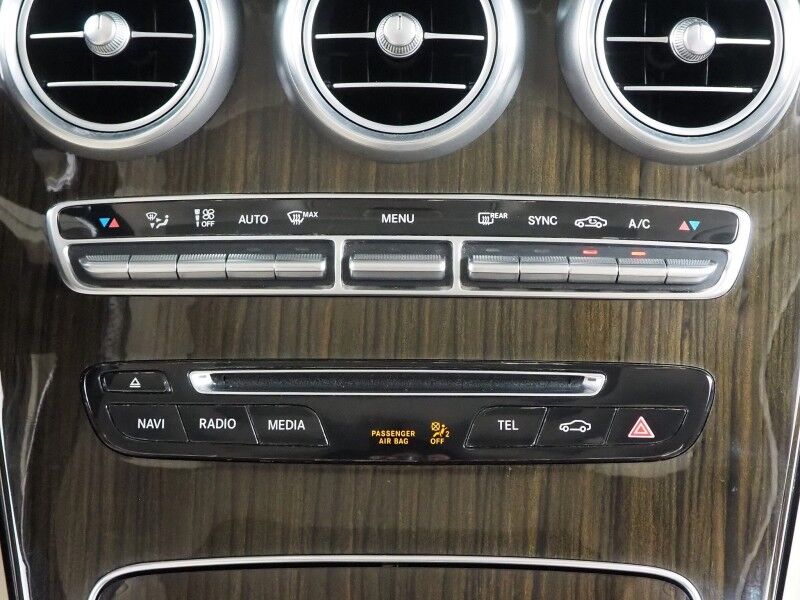 2019 Mercedes-Benz GLC 300 4MATIC *PANORAMA MOONROOF, PREMIUM PKG, BLIND SPOT ASSIST, BACKUP-CAMERA, HEATED SEATS/STEERING, POWER LIFTGATE, KEYLESS ENTRY, ALLOY WHEELS, ANDROID & APPLE Round Rock TX