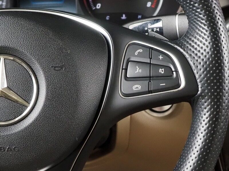 2019 Mercedes-Benz GLC 300 4MATIC *PANORAMA MOONROOF, PREMIUM PKG, BLIND SPOT ASSIST, BACKUP-CAMERA, HEATED SEATS/STEERING, POWER LIFTGATE, KEYLESS ENTRY, ALLOY WHEELS, ANDROID & APPLE Round Rock TX