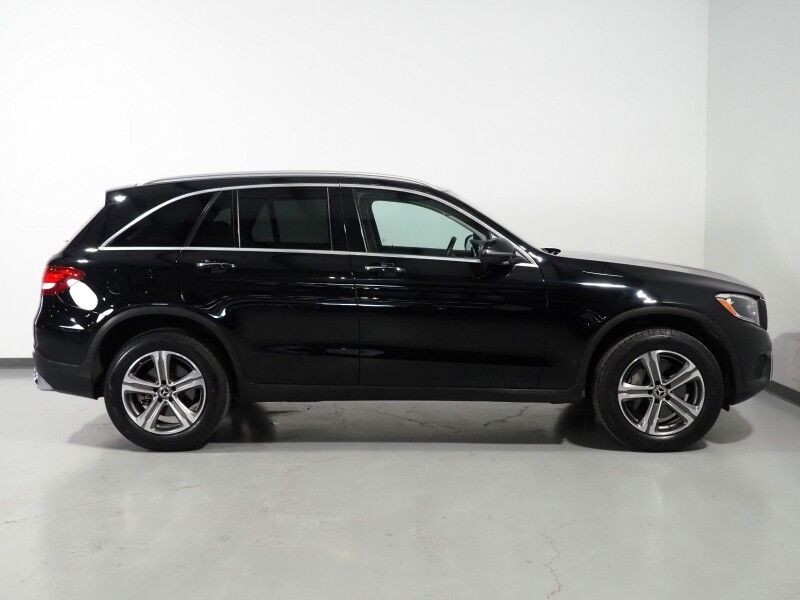 2019 Mercedes-Benz GLC 300 4MATIC *PANORAMA MOONROOF, PREMIUM PKG, BLIND SPOT ASSIST, BACKUP-CAMERA, HEATED SEATS/STEERING, POWER LIFTGATE, KEYLESS ENTRY, ALLOY WHEELS, ANDROID & APPLE Round Rock TX