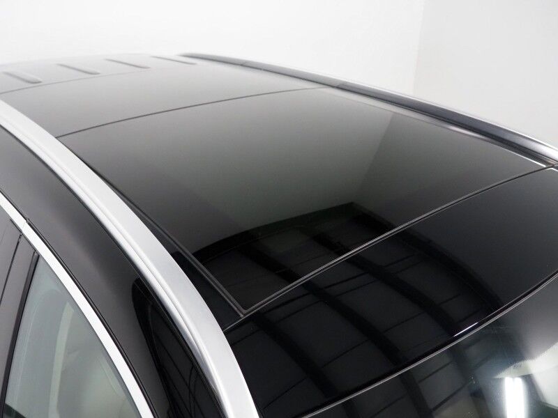 2019 Mercedes-Benz GLC 300 4MATIC *PANORAMA MOONROOF, PREMIUM PKG, BLIND SPOT ASSIST, BACKUP-CAMERA, HEATED SEATS/STEERING, POWER LIFTGATE, KEYLESS ENTRY, ALLOY WHEELS, ANDROID & APPLE Round Rock TX