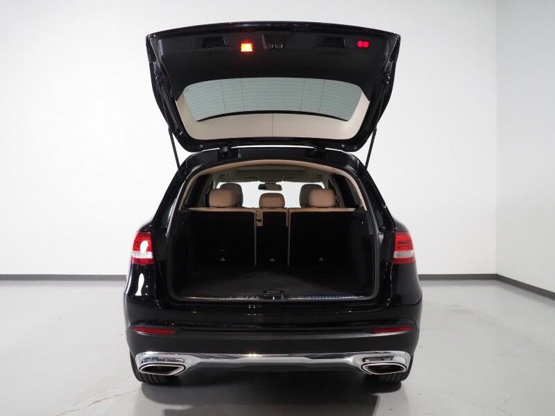 2019 Mercedes-Benz GLC 300 4MATIC *PANORAMA MOONROOF, PREMIUM PKG, BLIND SPOT ASSIST, BACKUP-CAMERA, HEATED SEATS/STEERING, POWER LIFTGATE, KEYLESS ENTRY, ALLOY WHEELS, ANDROID & APPLE Round Rock TX