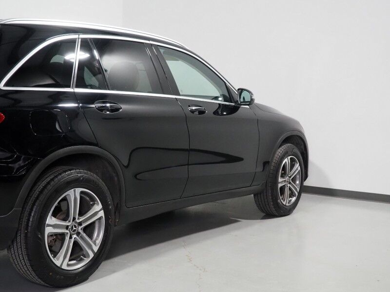 2019 Mercedes-Benz GLC 300 4MATIC *PANORAMA MOONROOF, PREMIUM PKG, BLIND SPOT ASSIST, BACKUP-CAMERA, HEATED SEATS/STEERING, POWER LIFTGATE, KEYLESS ENTRY, ALLOY WHEELS, ANDROID & APPLE Round Rock TX
