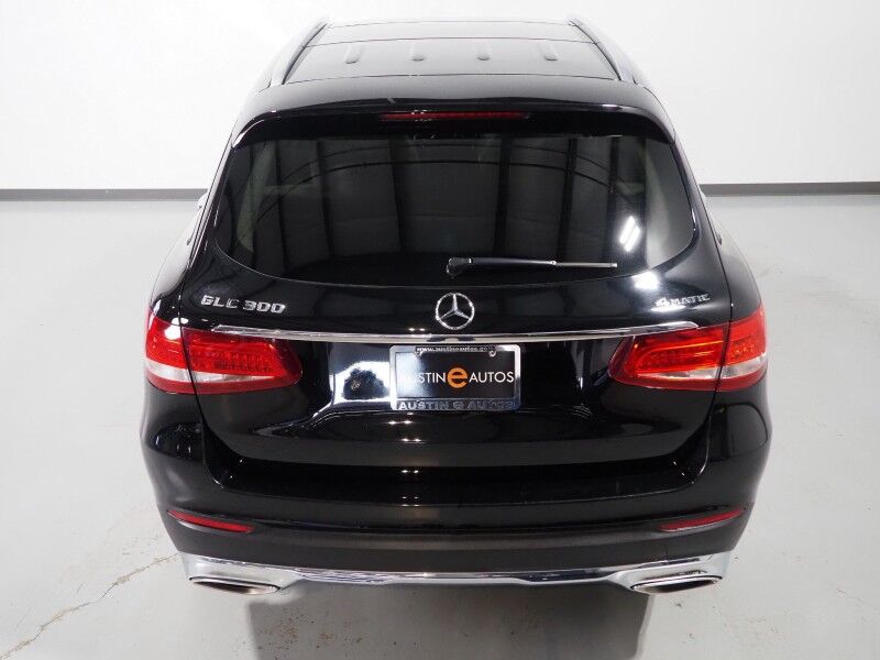 2019 Mercedes-Benz GLC 300 4MATIC *PANORAMA MOONROOF, PREMIUM PKG, BLIND SPOT ASSIST, BACKUP-CAMERA, HEATED SEATS/STEERING, POWER LIFTGATE, KEYLESS ENTRY, ALLOY WHEELS, ANDROID & APPLE Round Rock TX
