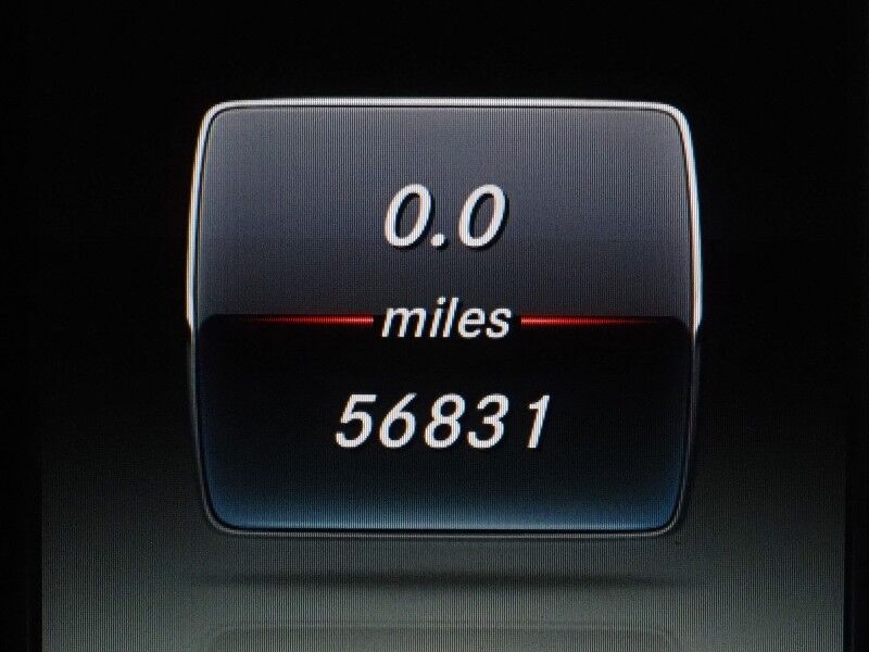 2019 Mercedes-Benz GLC 300 4MATIC *PANORAMA MOONROOF, PREMIUM PKG, BLIND SPOT ASSIST, BACKUP-CAMERA, HEATED SEATS/STEERING, POWER LIFTGATE, KEYLESS ENTRY, ALLOY WHEELS, ANDROID & APPLE Round Rock TX