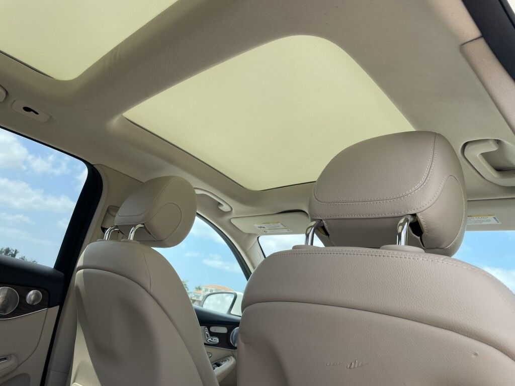 2019 Mercedes-Benz GLC GLC 350e~CLEAN CARFAX~HYBRID FACTORY WARRANTY STILL IN EFFECT~ONLINE SHIPPING AND FINANCE AVAILABLE!!!!! Sarasota FL