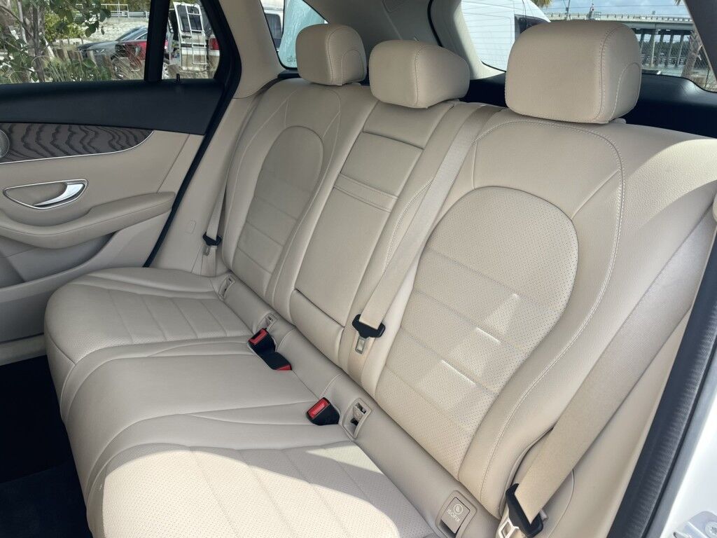 2019 Mercedes-Benz GLC GLC 350e~CLEAN CARFAX~HYBRID FACTORY WARRANTY STILL IN EFFECT~ONLINE SHIPPING AND FINANCE AVAILABLE!!!!! Sarasota FL