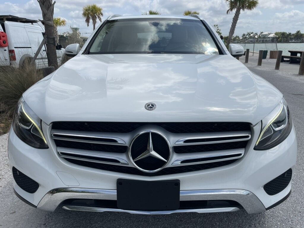 2019 Mercedes-Benz GLC GLC 350e~CLEAN CARFAX~HYBRID FACTORY WARRANTY STILL IN EFFECT~ONLINE SHIPPING AND FINANCE AVAILABLE!!!!! Sarasota FL