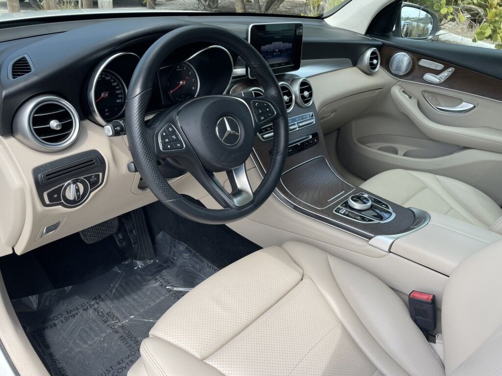 2019 Mercedes-Benz GLC GLC 350e~CLEAN CARFAX~HYBRID FACTORY WARRANTY STILL IN EFFECT~ONLINE SHIPPING AND FINANCE AVAILABLE!!!!! Sarasota FL