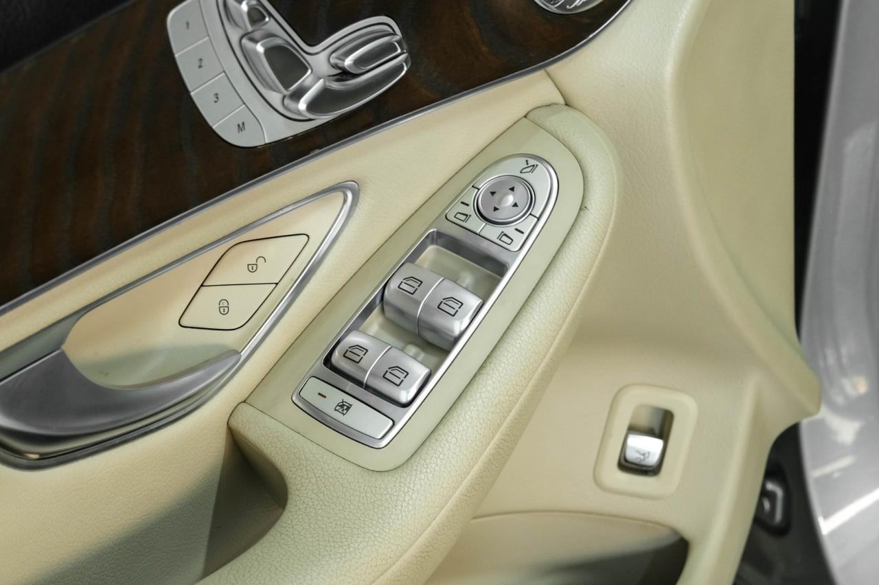 2019 Mercedes-Benz GLC300 4MATIC DRIVER ASSIST PKG PARKING ASSIST PKG PREMIUM PKG BLIND SPOT ASSIST NAVIGATION PANORAMA Carrollton TX